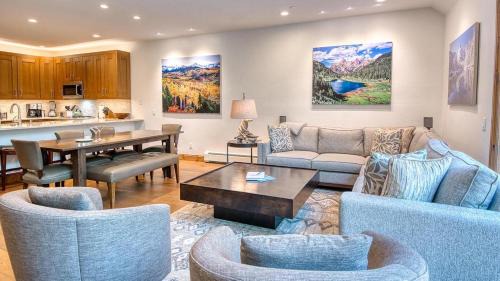 Edwards House | Icegrass Chalet