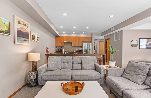 Downtown Leavenworth Apartment | Icicle Village Winter Wonderland. Pool