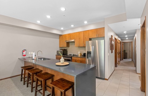 Downtown Leavenworth Apartment | Icicle Village Winter Wonderland. Pool