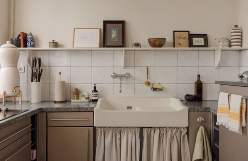 Canal Ring Apartment | Iconic 1632 Canal House (1900+ sq ft, Renovated)