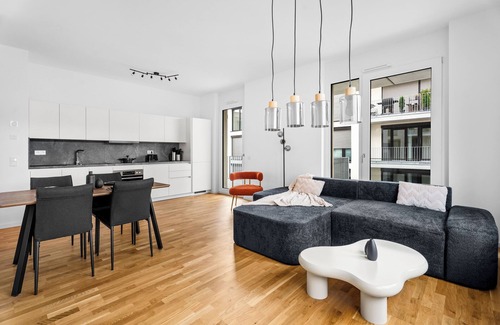 Boeblingen Apartment | Iconic 3 Room Apart. FRITZ I Centre I Family I Mercedes & US Army I Balcony I AC
