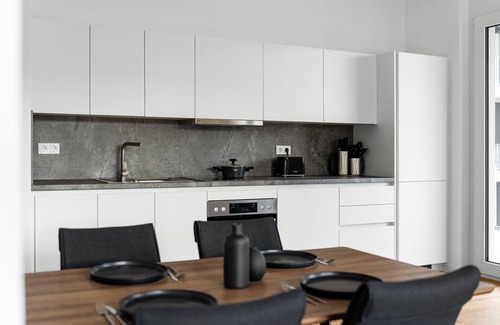 Boeblingen Apartment | Iconic 3 Room Apart. FRITZ I Centre I Family I Mercedes & US Army I Balcony I AC