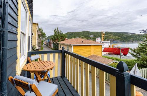 Downtown St. John's House | Iconic Battery Cottagesignal Hillsea&city Views