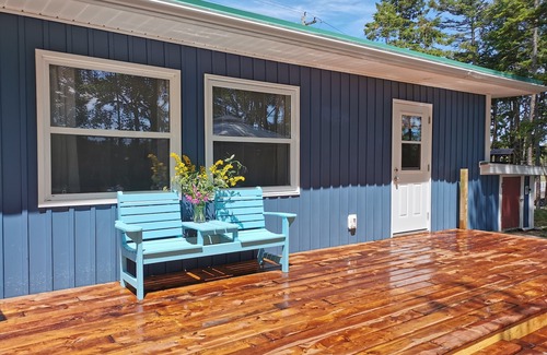 Lunenburg County Cabin | Iconic Cabin on Lighthouse Route