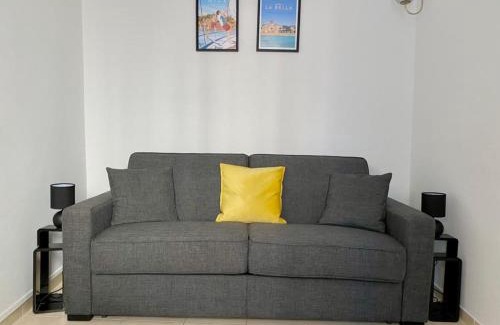Centre Ville-Gare Apartment | Iconic Central Flat