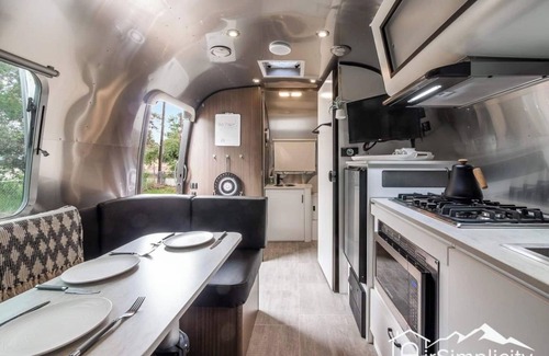 Berkley Apartment | Iconic Retro Airstream | Private Yard & Firepit