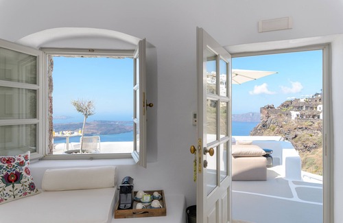 Imerovigli Hotel | Iconic Santorini by Sandglass