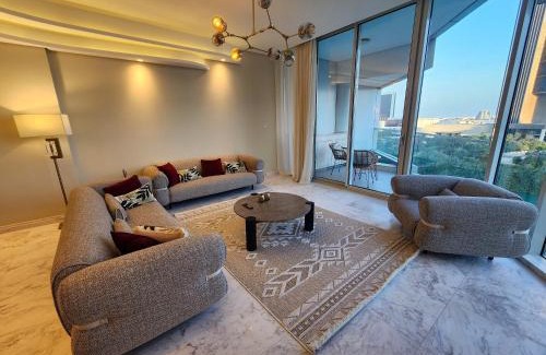 Manama Apartment | Iconic Stay Four Seasons View