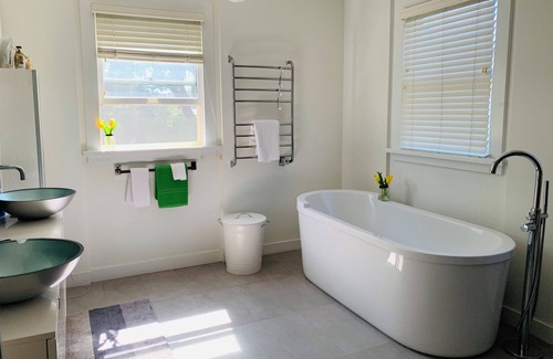 Professorville House | Iconic Victorian House in the heart of Palo Alto