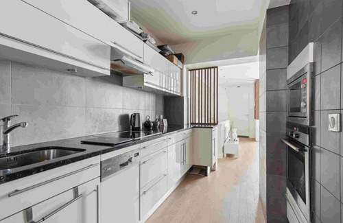 Passerelle Apartment | ID 421 stylish and renovated 2 bedrooms apartment in Passage du Genie