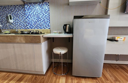 Old Jakarta Apartment | Studio18 @Elpis Kemayoran free Netflix & YouTube