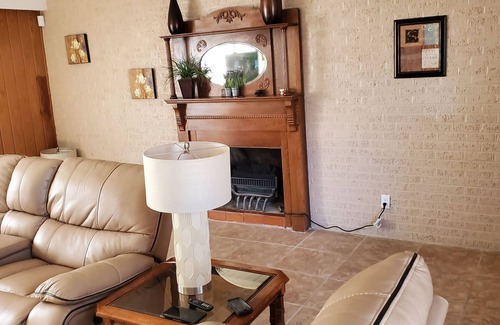Pine Bluff House | Ida's Oasis near JRMC Hospital , Pine Bluff Country Club & Restaurants .
