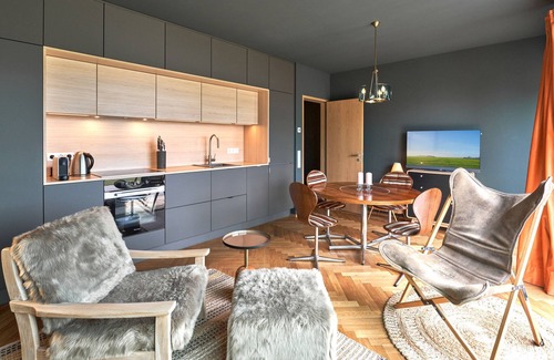 Suderstapel Apartment | IDAHO - Deep