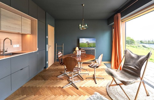 Suderstapel Apartment | IDAHO - Deep