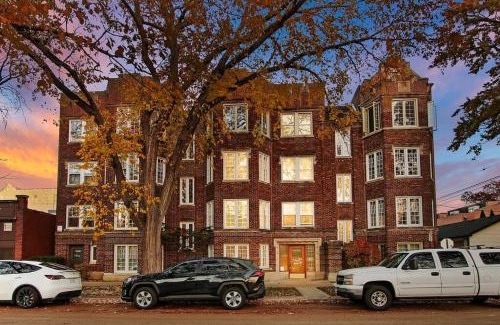 Evanston Apartment | Ideal 1-Bedroom Apartment - Hartrey G
