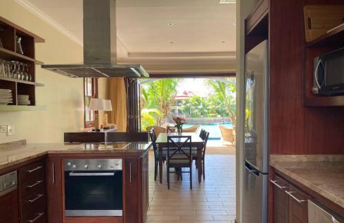 Mahe Island Apartment | Ideal 114 family home