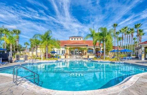 Kissimmee Apartment | Ideal 3 BR Resort Villa with Laundry