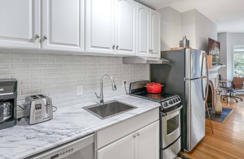 Back Bay West Apartment | Ideal Back Bay 1BR w/ City View, A/C, near Charles River, by Blueground