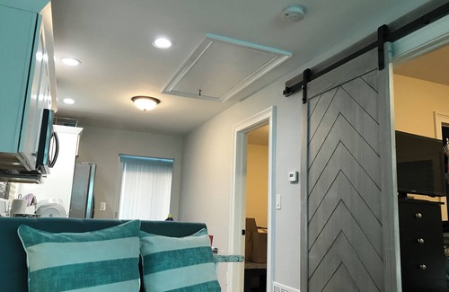 Port Monmouth House | Ideal Beach Bungalow w/Swimspa!Walk to tranquil beach w/NYC skyline.Pet friendly