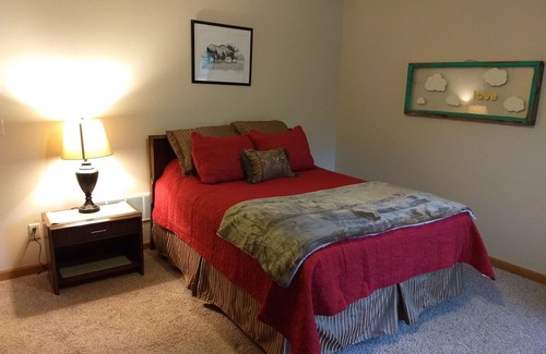 Bozeman House | Ideal Bozeman Getaway near Sourdough Canyon Trailhead, 15 minutes to downtown!
