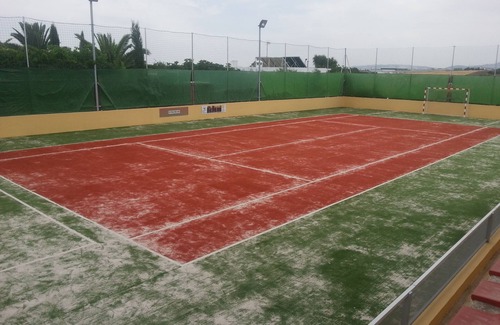 La Puebla de Cazalla House | ideal bungalow for families with children, parking and sports courts