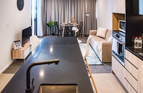 Woolloongabba Apartment | Ideal Cozy 1BR for your Urban Escape in Gabba
