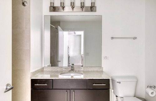 Evanston Apartment | Ideal Evanston 1BR w/ Pool & Gym, walk to Northwestern, by Blueground