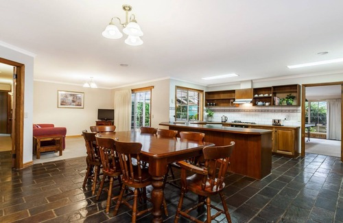 Warrnambool House | Ideal family holiday home in the seaside town of Warrnambool
