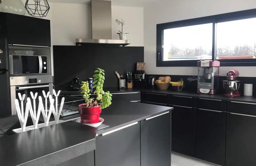 Saint-Medard-en-Jalles House | Ideal for families/Activities/Heated pool/Air conditioning/Between Bordeaux and the ocean