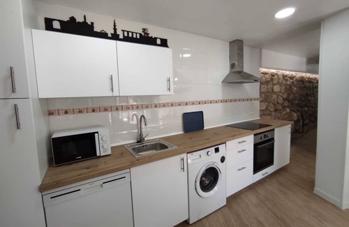 Gea de Albarracin Apartment | Ideal for couples. Pets Allowed. Fantastic for visiting the area.