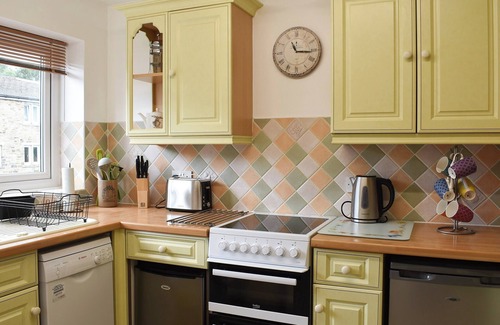 Gayle Cottage | Ideal for couples or a small group of friends.