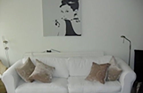 Kensington Apartment | Ideal for families/business 2 bedroom/two bath flat central location Kensington