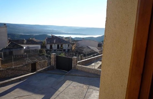 Alocen Cottage | "Ideal for families" - Spend 2 nights for € 560. From March 21 to April 2, 2019
