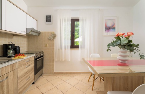 Peresiji House | Ideal for family holidays, heated pool, traditional and quiet location