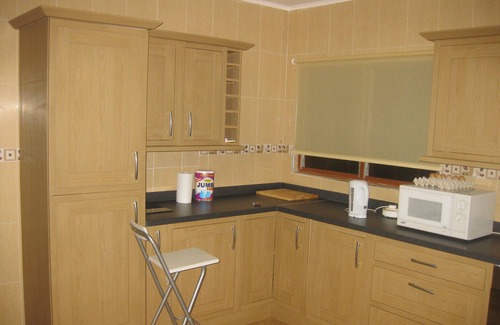 Adenta House | Ideal For Friends , Family And Corporate Let. Home Away From Home