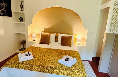 Talairan Bed & Breakfast | Ideal for friends: "La Belle Dame sans Regrets" with swimming pool, garden & workshop