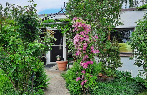 Starkenberg Apartment | ideal for trips to Altenburger Land, to Leipzig and Gera