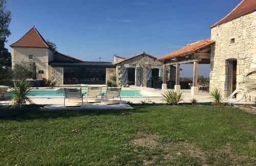 Barbezieux-Saint-Hilaire House | ideally placed country house