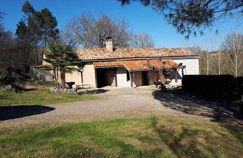 Nerac House | Ideal Getaway by the River – Comfortable House with Nature Activities in Nérac