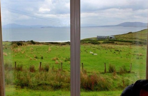 Tullycross Apartment | Ideal House for families with sea views