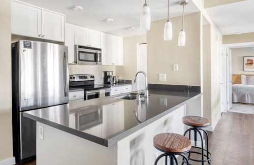 University City Apartment | Ideal La Jolla 1BR w/Gym, W/D & Pool, nr bars & shops, by Blueground