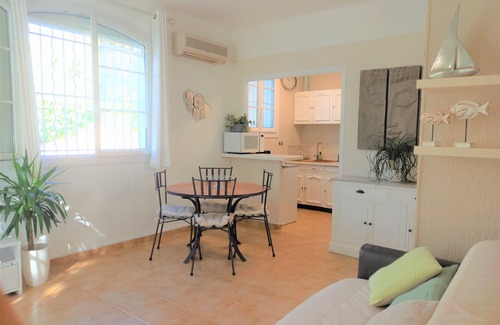 Saint-Cyr-sur-Mer Villa | Ideal location. Little Paradise. Beach 5 mins away, Quiet, South, wooded, 3 bik