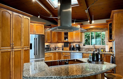 Del Mar Heights House | Ideal Location~Amazing Ocean & Sunset Views~Outdoor Living Spaces~Chef’s Kitchen