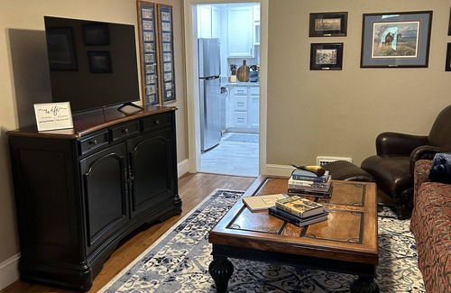 Gettysburg House | IDEAL LOCATION DOWNTOWN-groups&families! Living rooms on 3 levels-ADA accessible