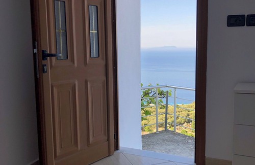 Palase House | Ideal location for trekking, house with sea and mountains view, 3km from beach