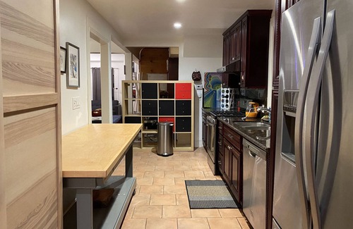 Emeryville House | Ideal Location! Large Flat! SF UCBerkeley Oakland