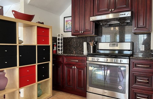 Emeryville House | Ideal Location! Large Flat! SF UCBerkeley Oakland