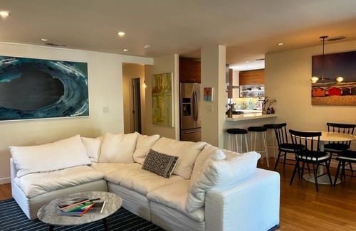 Marina del Rey House | Ideal location, Minutes to Beach & Abbott Kinney, lots of parking