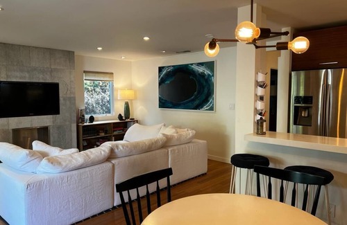 Marina del Rey House | Ideal location, Minutes to Beach & Abbott Kinney, lots of parking