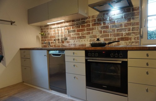 Eckersmuhlen Apartment | Ideal location near the lake, right next to the Nuremberg exhibition center, quiet and idyllic